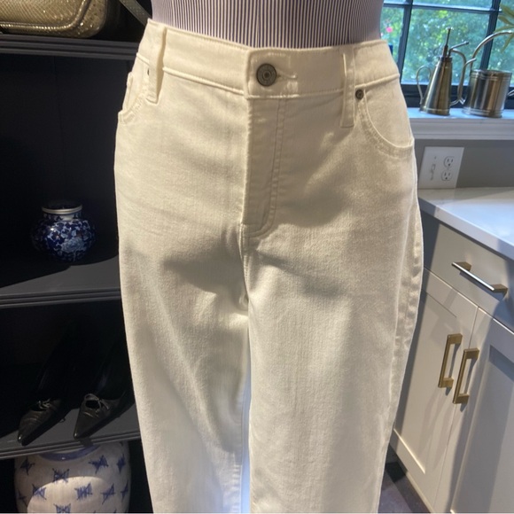 Chico's So Slimming Girlfriend Slim Leg Crop White Jeans – Size 10 - Picture 3 of 7